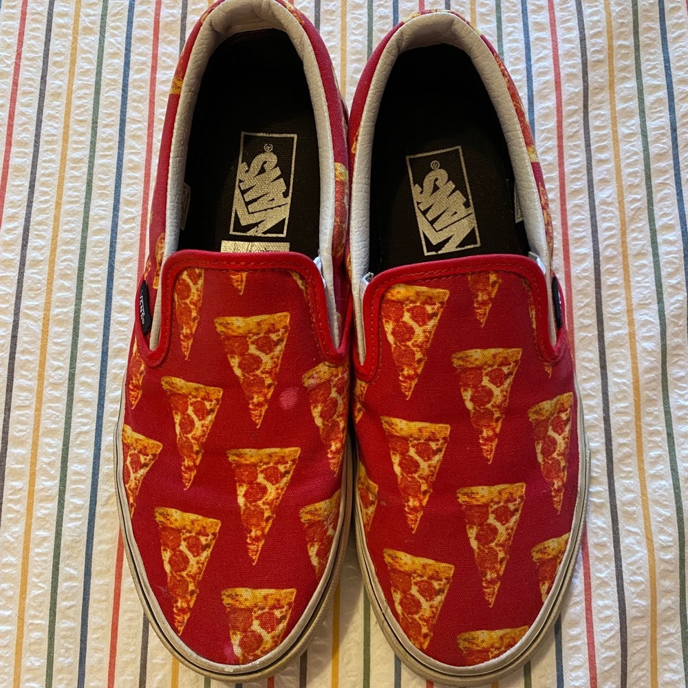 Size 7.5 slip on pizza vans great condition